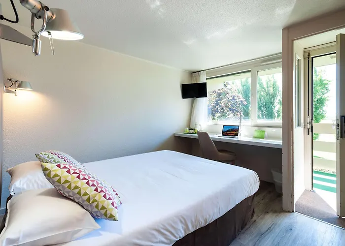 Campanile 3* Μπον